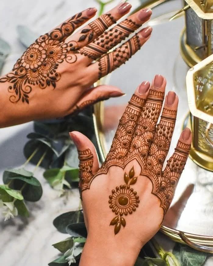 Trending Mehandi Artist