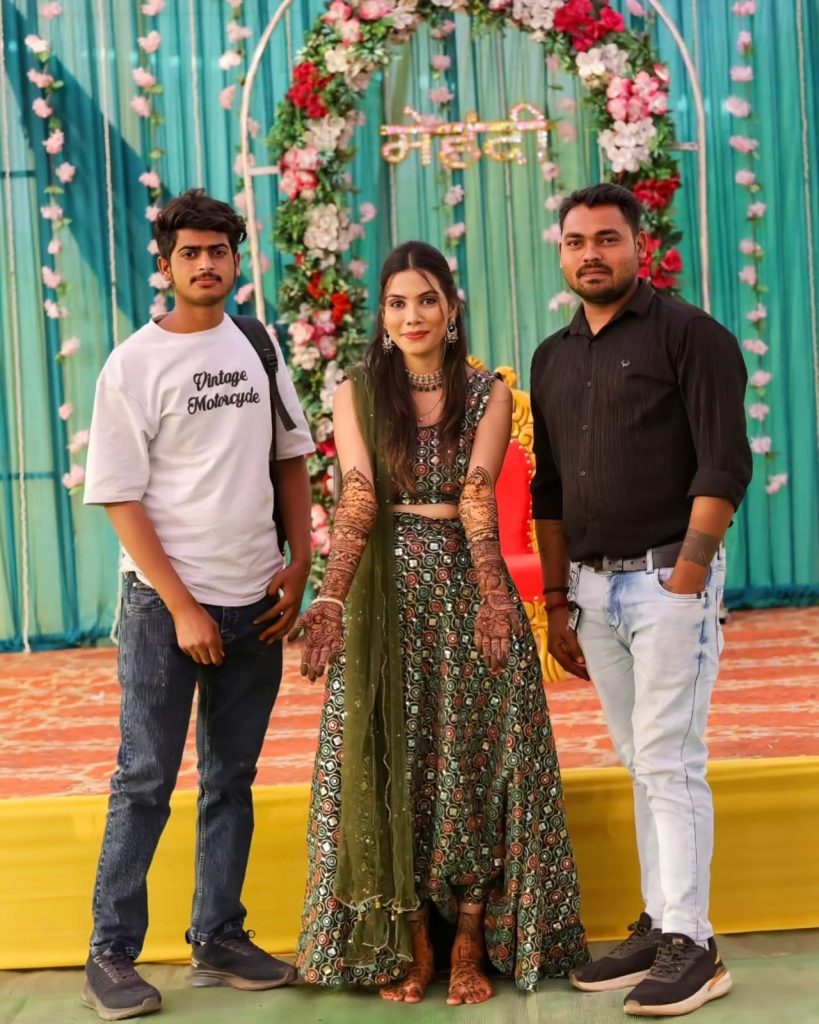 Beautiful Mehandi Artist In Chandrapur